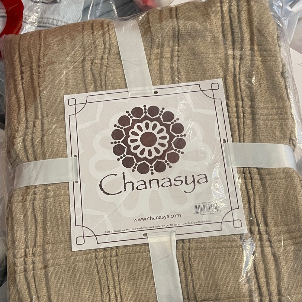 CHANASYA Pleated Solid Blue Acrylic Throw Blanket with Tassels - 50 in. x 65 in - Picture 2 of 4